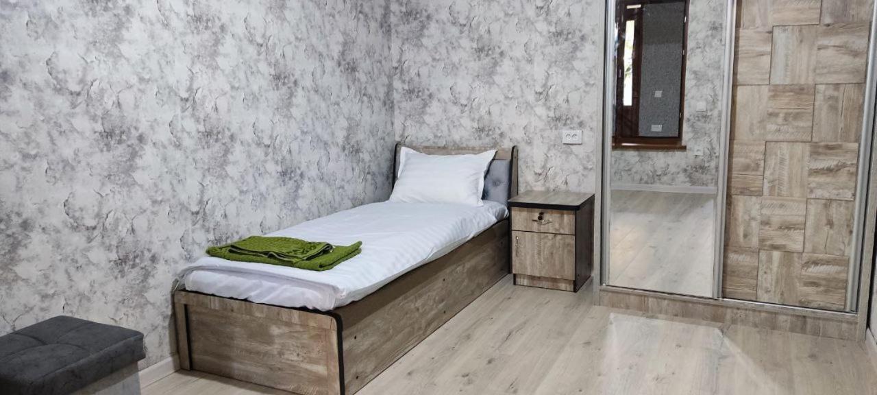 Nihol Apartamento Tashkent Exterior foto
